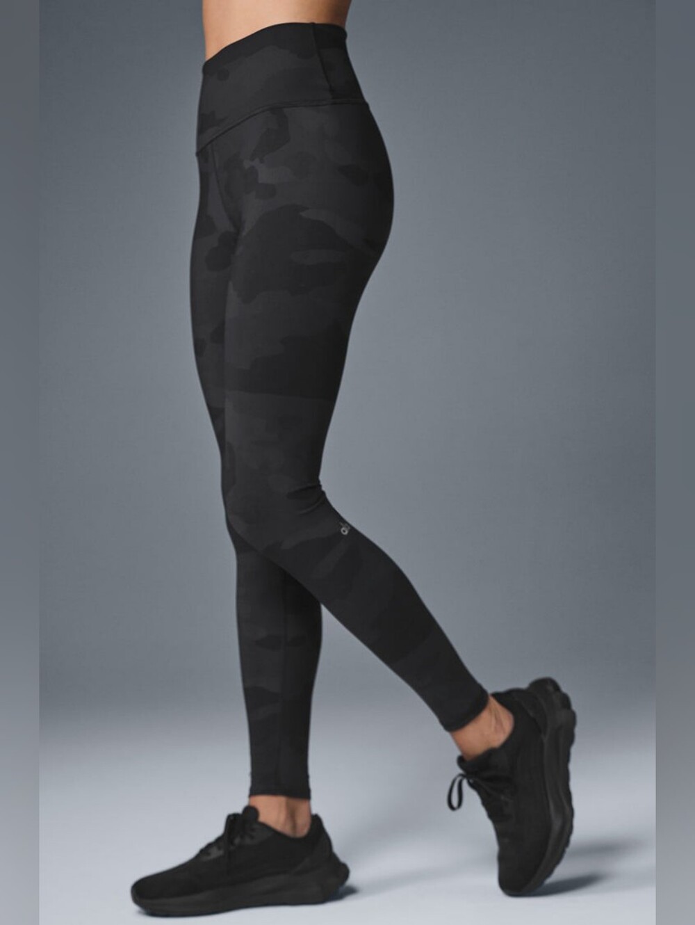 ALO Yoga High-Waist Camo Vapor Legging - Black Camouflage
